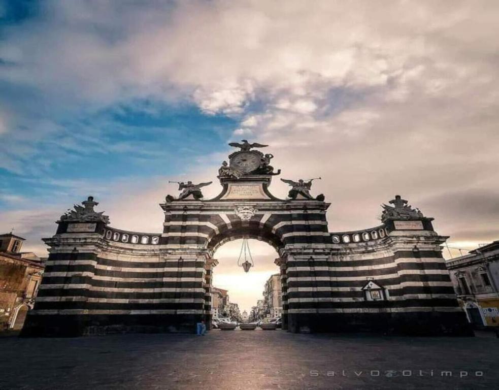 Essenza Del Tempo Inn Катания Экстерьер фото